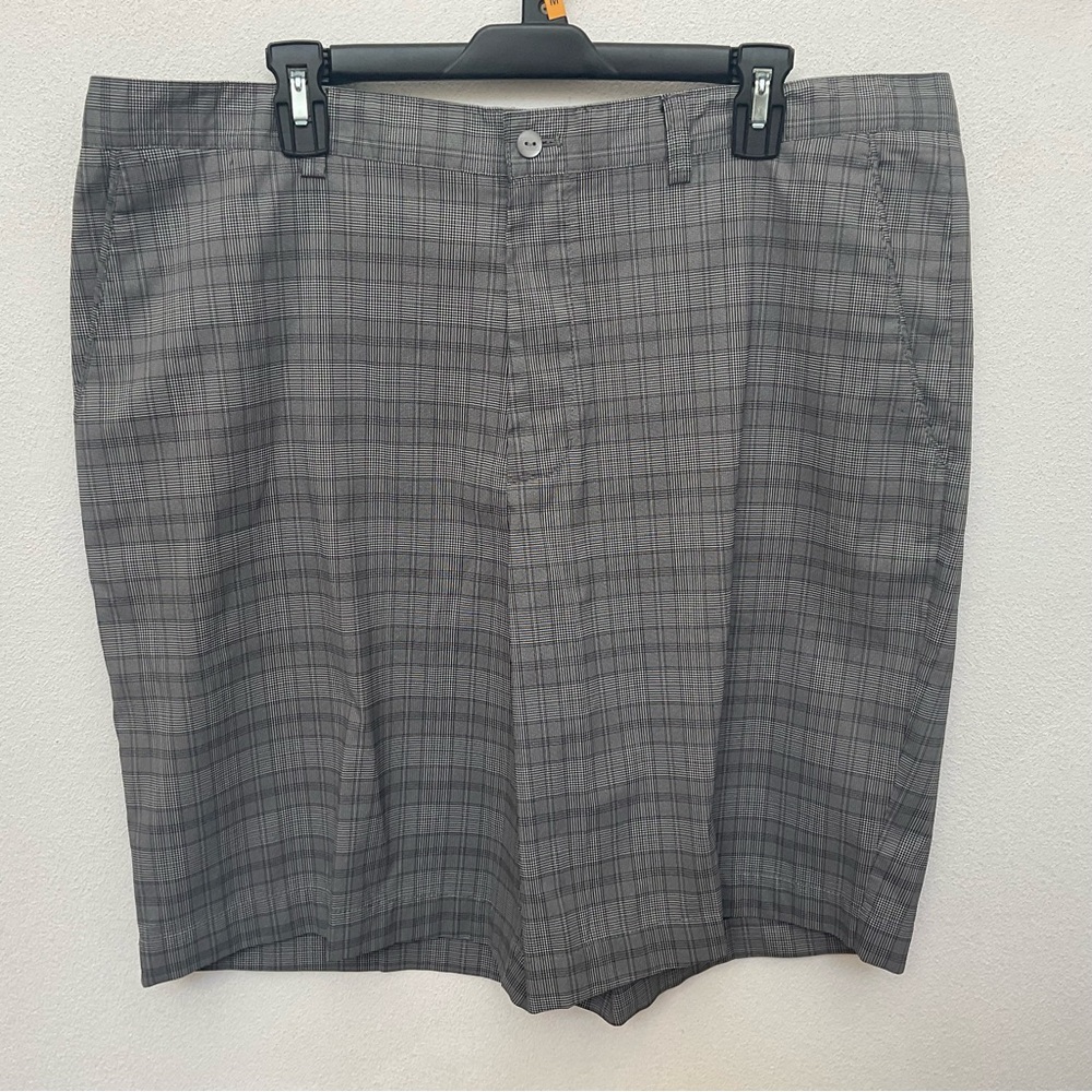 Cutter & Buck Black, White Plaid Flat Front Golf Shorts Size 38 Sport Preppy